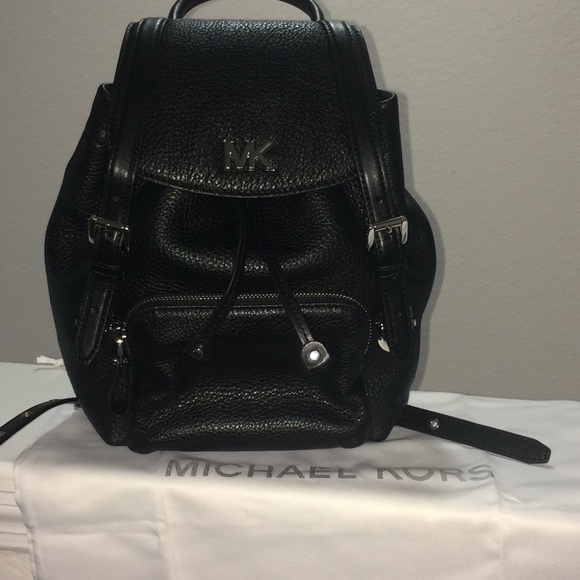michael kors beacon small backpack